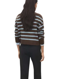 Pull chocolat à rayures bleues avec une coupe droite et un col montant