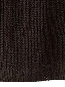 Pull chocolat uni pourvu d'une coupe droite et de manches longues