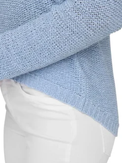 Pull ciel uni coupe droite avec un col rond et à manches longues