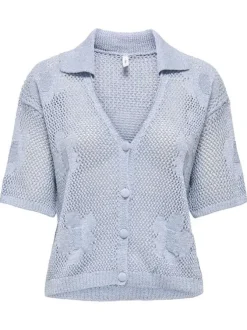 Pull ciel uni pourvu de manches courtes et d'une coupe ajustée