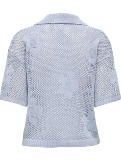 Pull ciel uni pourvu de manches courtes et d'une coupe ajustée