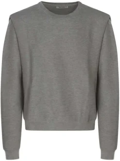 Pull à col rond gris uni texturé en lignes horizontales avec épaules marquées