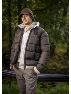 Pull écru en maille torsadée à coupe droite avec col châle et manches longues