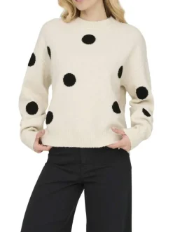Pull écru à gros pois avec une coupe droite et un col rond