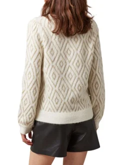 Pull écru à motif losanges à coupe droite, col rond et à manches longues