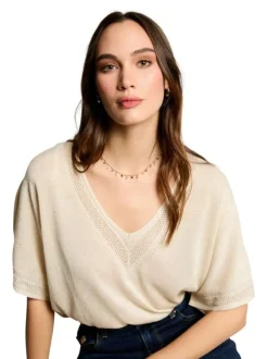 Pull écru uni ample et fluide à col v à dentelle et à manches courtes