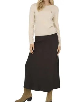Pull écru uni avec une coupe droite et des manches longues