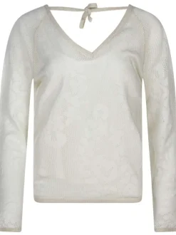 Pull écru uni avec une coupe droite et un col v à manches longues