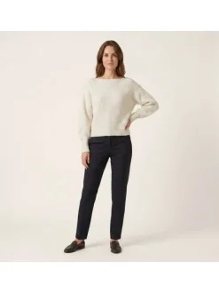 Pull écru uni à coupe droite avec un col bateau et des manches longues