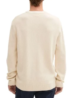 Pull écru uni droit à col rond et à manches longues en mailles torsadées