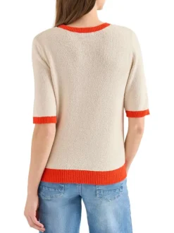 Pull écru uni pourvu d'une coupe droite et de manches courtes
