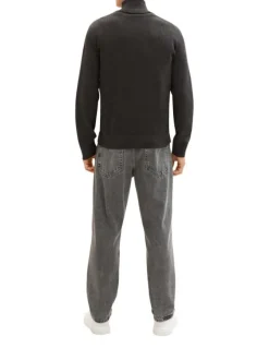Pull en coton anthracite avec un col camionneur et une coupe droite