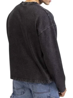 Pull en coton anthracite pourvu d'un col rond et de manches longues