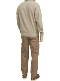 Pull en coton beige côtelé à coupe droite et col montant et zippé resserré
