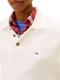 Pull en coton biologique écru uni avec une coupe droite et un col à revers