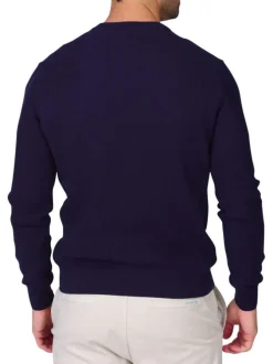Pull en coton biologique marine uni avec une coupe droite et un col rond