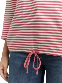 Pull en coton biologique mélangé rose à rayures avec une coupe droite