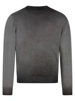 Pull en coton biologique noir uni pourvu d'un col rond et d'un aspect fumé