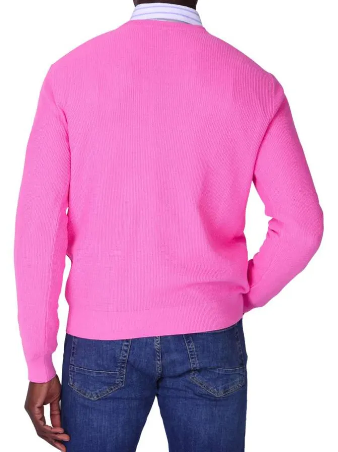 Pull en coton biologique rose uni avec une coupe droite et un col rond