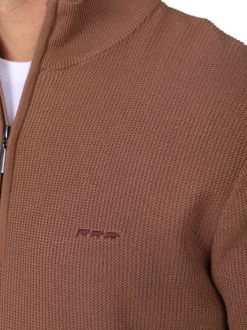 Pull en coton biologique taupe uni avec une coupe droite et un col camionneur