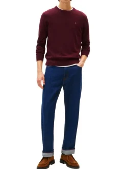 Pull en coton bordeaux uni avec un col rond et des manches longues