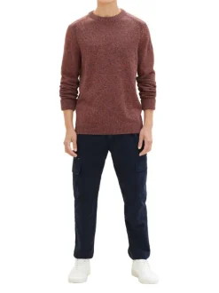 Pull en coton bordeaux uni avec une coupe droite et un col rond