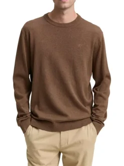 Pull en coton brun uni avec un col rond et des manches longues