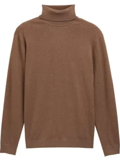 Pull en coton brun uni avec un col roulé et des manches longues