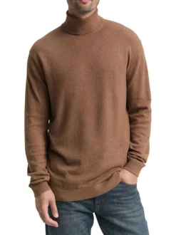 Pull en coton brun uni avec un col roulé et des manches longues