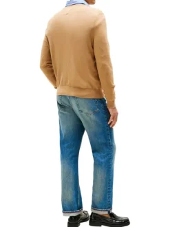 Pull en coton camel uni avec un col rond et des manches longues