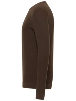 Pull en coton chocolat uni avec une coupe droite et un col rond