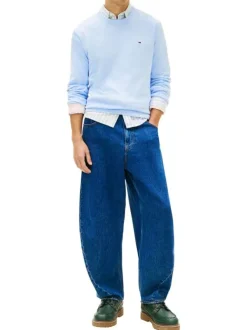 Pull en coton ciel uni avec une coupe droite et un col rond