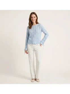 Pull en coton ciel uni pourvu d'une coupe évasée et de manches longues