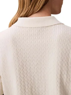 Pull en coton écru à coupe ajustée pourvu d'un col à revers boutonné