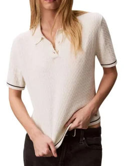 Pull en coton écru à coupe ajustée pourvu d'un col à revers boutonné