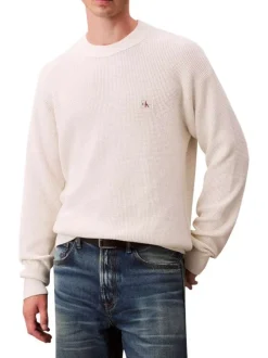 Pull en coton écru à maille effet gaufrée avec un col rond et coupe droite