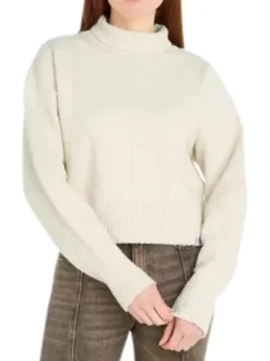 Pull en coton écru uni avec un col montant et des manches longues