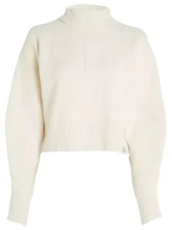 Pull en coton écru uni avec un col montant et des manches longues