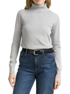 Pull en coton gris clair avec un col roulé et des manches longues