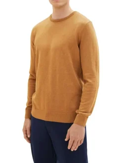 Pull en coton maille piquée camel avec une coupe droite et un col rond