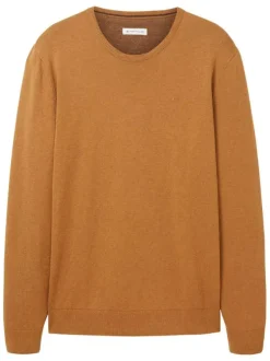 Pull en coton maille piquée camel avec une coupe droite et un col rond