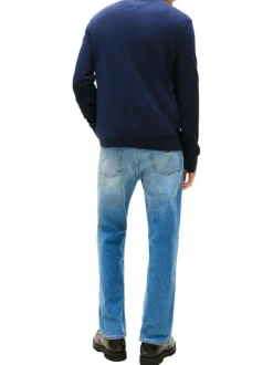 Pull en coton marine uni avec une coupe droite et un col rond