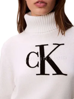 Pull en coton mélangé blanc en maille avec un col roulé et logo noir brodé