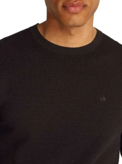 Pull en coton mélangé noir en maille effet gaufrée avec une coupe ajustée