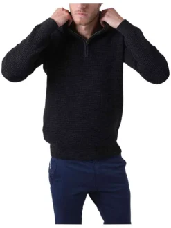 Pull en coton noir chiné en point tressé avec un col camionneur