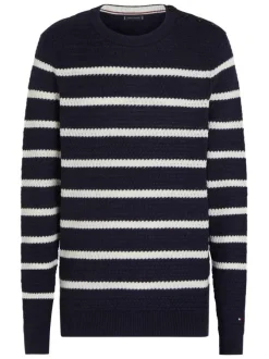 Pull en laine marine à rayures blanches avec une coupe droite et un col rond