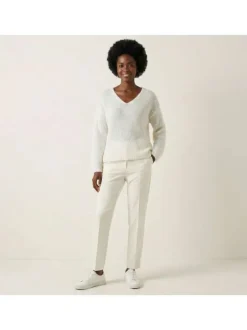 Pull en laine mélangée mohair blanc uni en maille jersey avec un col v