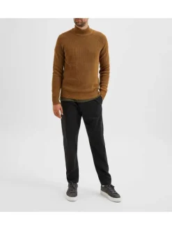 Pull en maille effet gaufrée marron en coton biologique coupe droite col cheminée