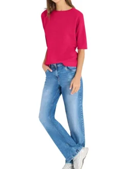 Pull fuchsia uni pourvu d'une coupe droite et de manches courtes