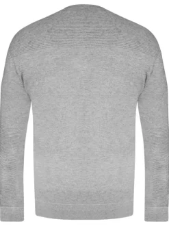 Pull gris uni avec une coupe droite un col rond et des manches longues